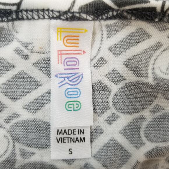 LuLaRoe NWT Disney Mickey Mouse Classic T Shirt S - Picture 3 of 6